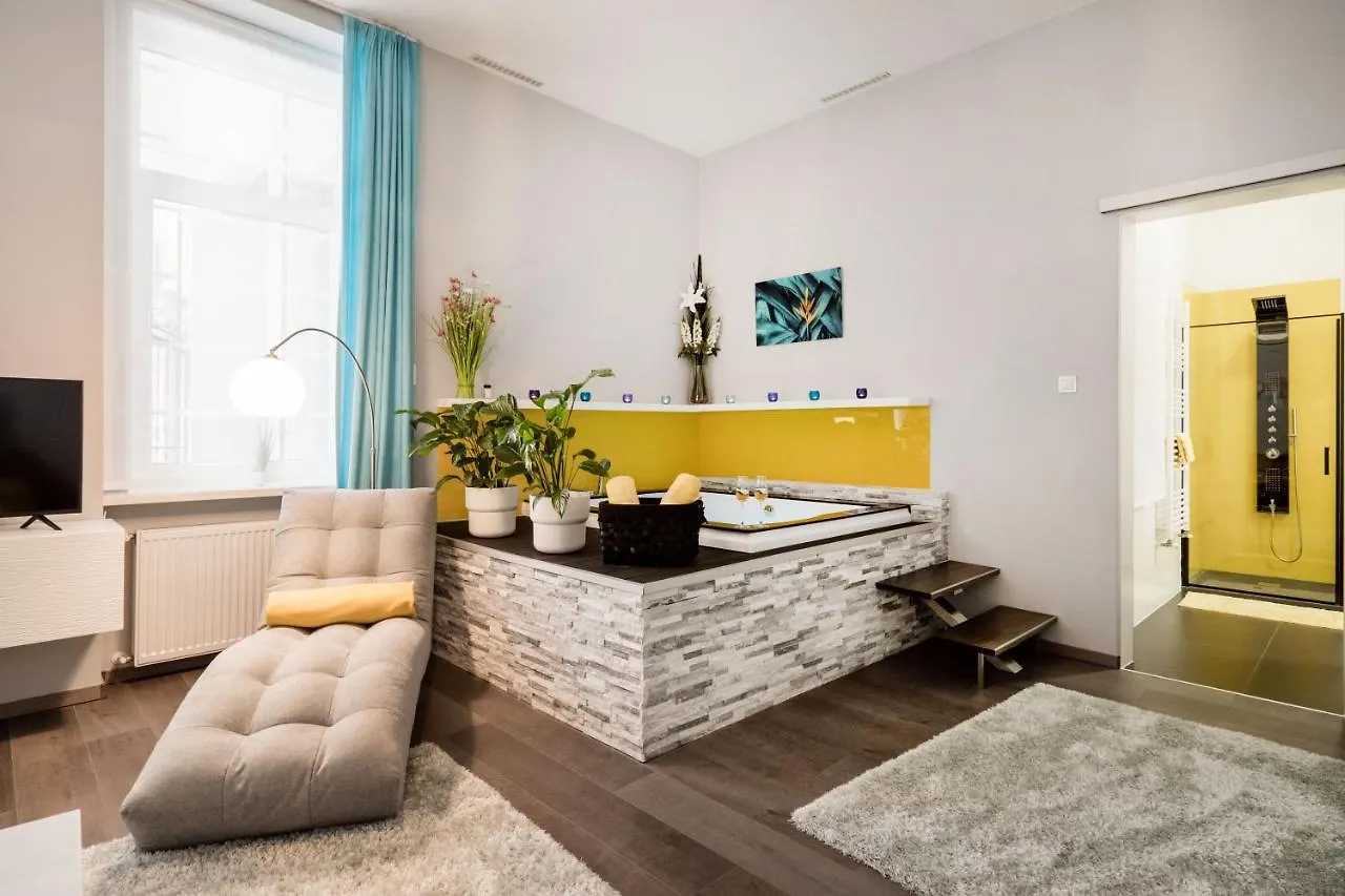 Downtown Luxury Jacuzzi Apartment Budapest